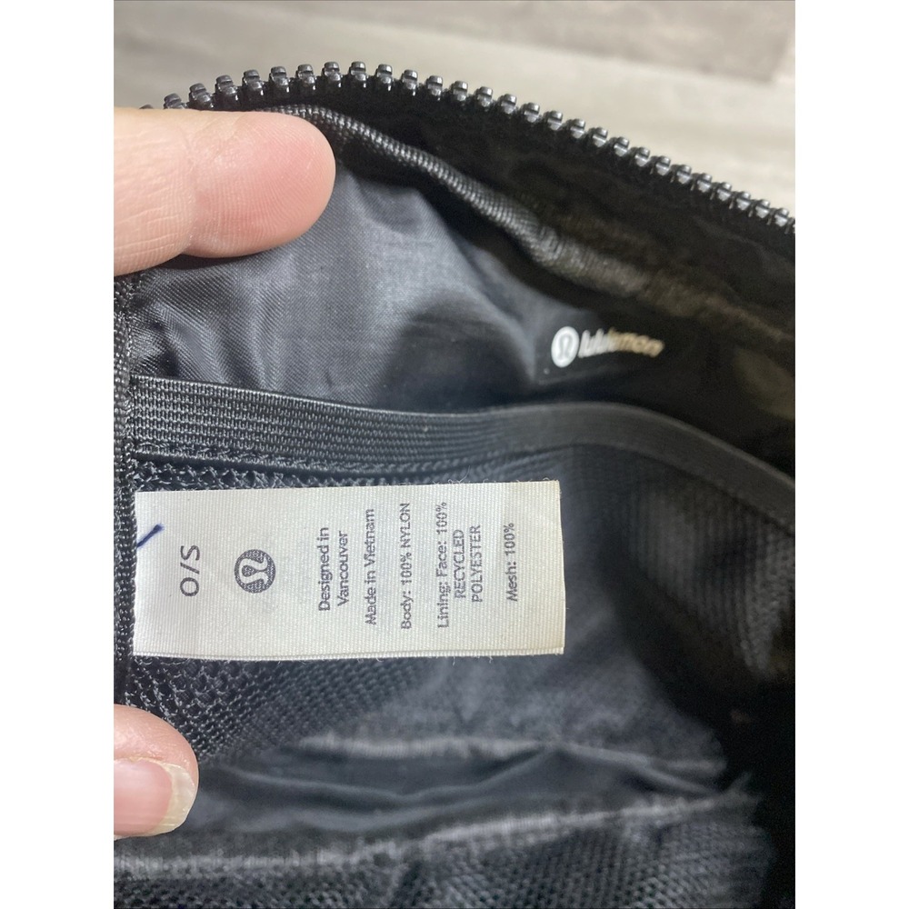 NWT Lululemon Everywhere Belt Bag Black W/White Large Logo Silver Hardware - Picture 9 of 10